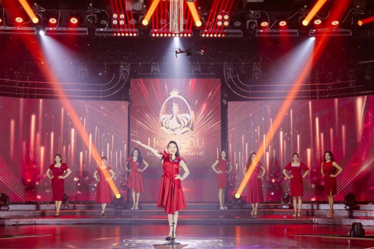 Nguyễn Thị Kim Huệ: Người đẹp Thời trang Hoa hậu Doanh nhân Hoàn mỹ 2024